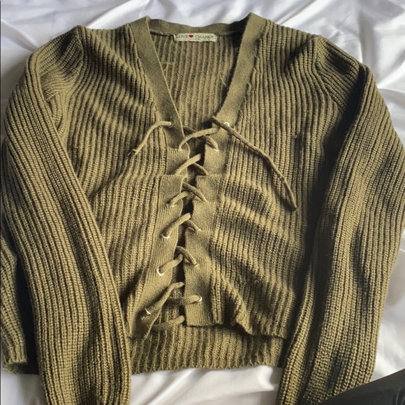 Green sweater - Picture 1 of 1